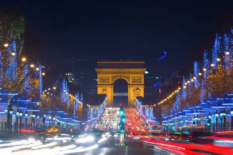 Parigi a Natale, ecco cosa vedere e cosa fare nella  